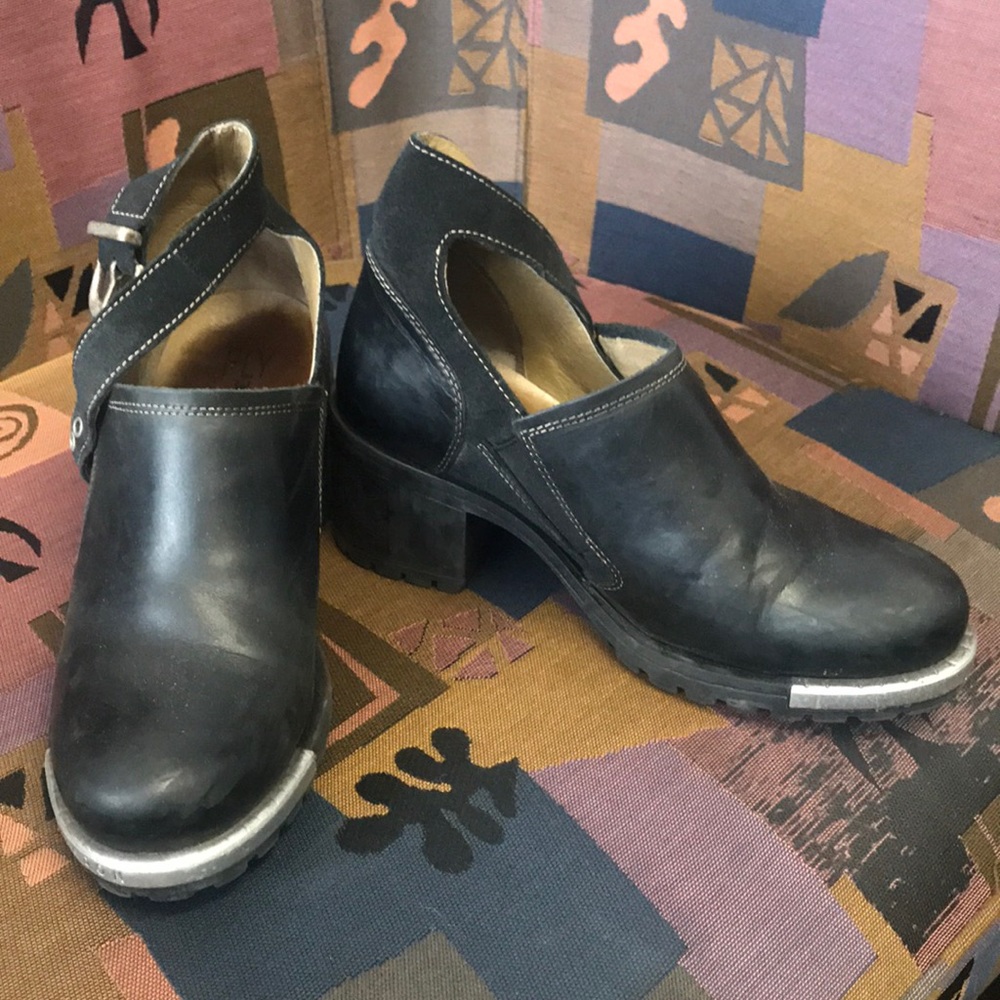 FLY LONDON SHOES SZ 38 IS 7 1/2-8